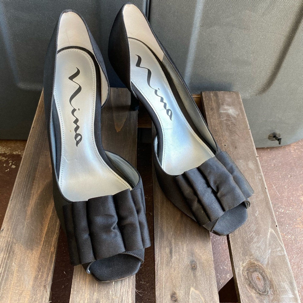 Nina black peep toes high heels size 9